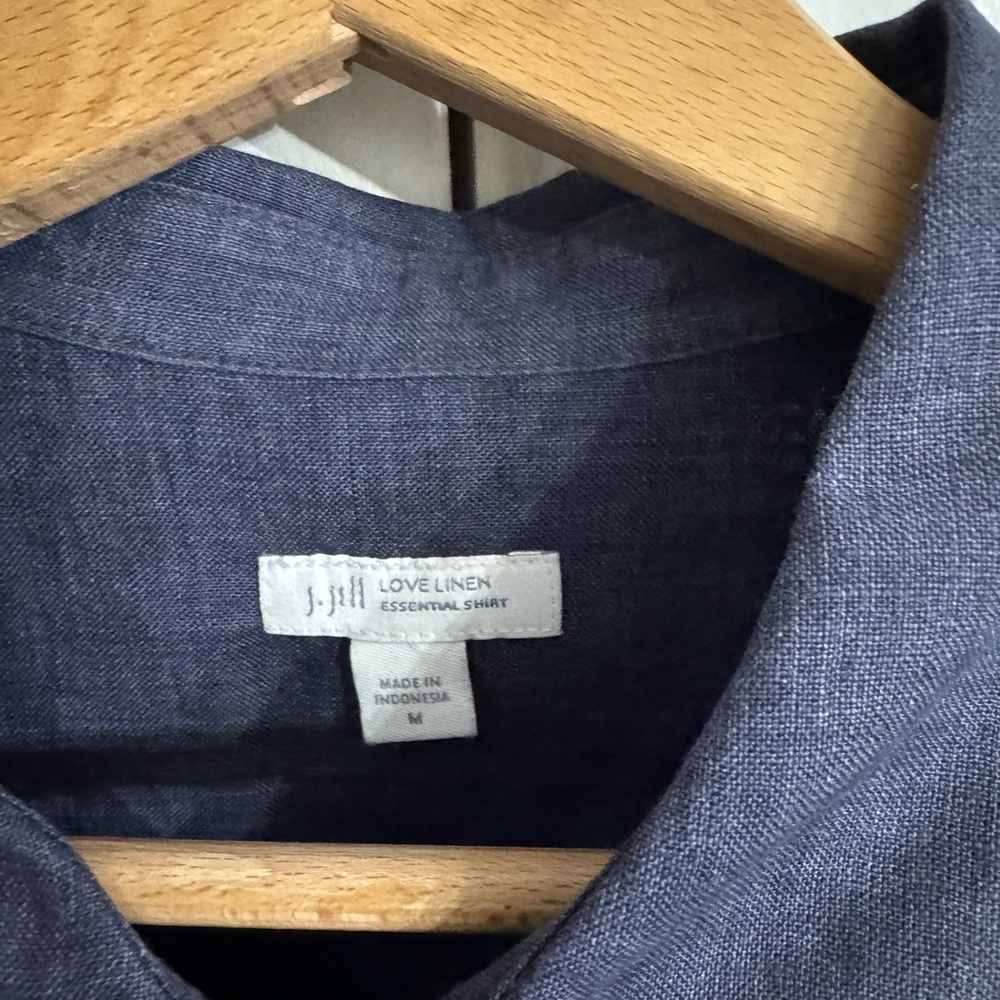 J Jill Navy Casual Linen Button-Down Size Medium - Picture 2 of 3